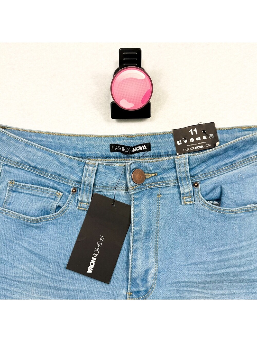 Fashion Nova Wide Leg High Waisted Light Wash Denim Jeans Women’s Size 11 NWT - Picture 3 of 15